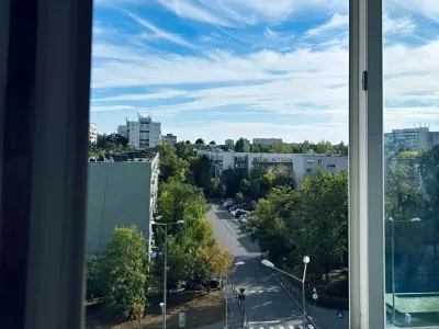 apartament vanzare cumparare Sector 6 București vedere geam